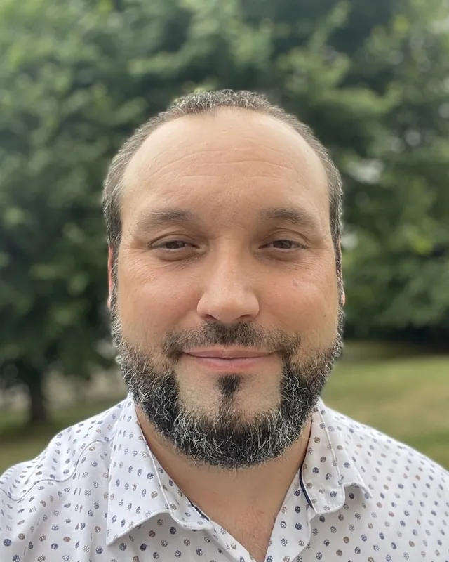 Portrait de Mathieu Ros, fondateur et formateur de Wisdom Formation.
